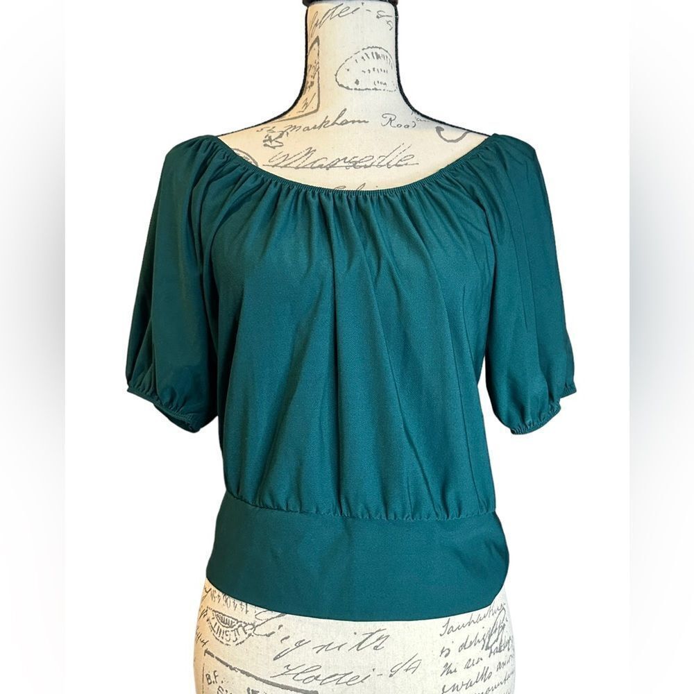 L8TER cropped balloon sleeves size large green blouse EUC